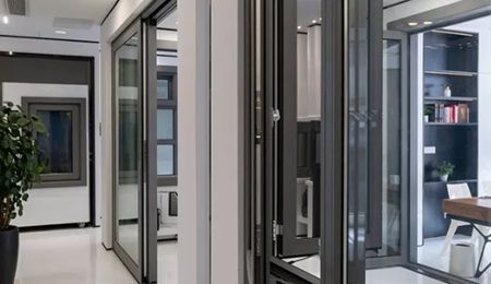 【广东伊柏森门窗】为什么要先定门窗后装修？